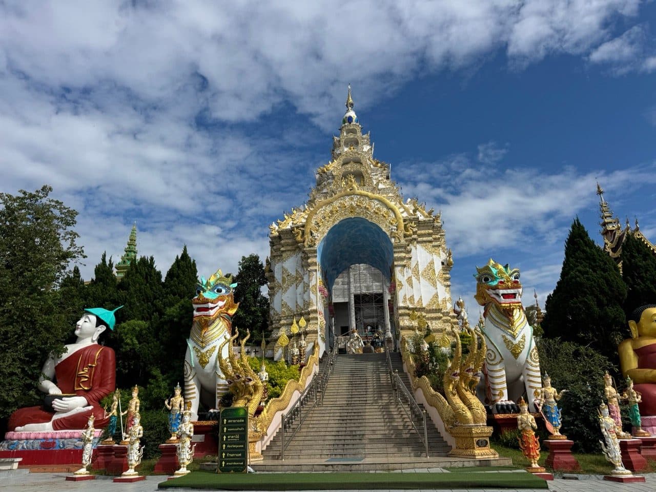 Wat Saeng Kaeo Phothiyan, near Chedi Luang