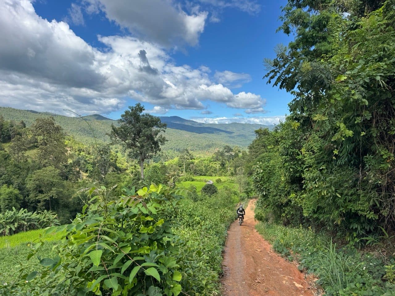 Dropping into the Mae Win valley on singletrack